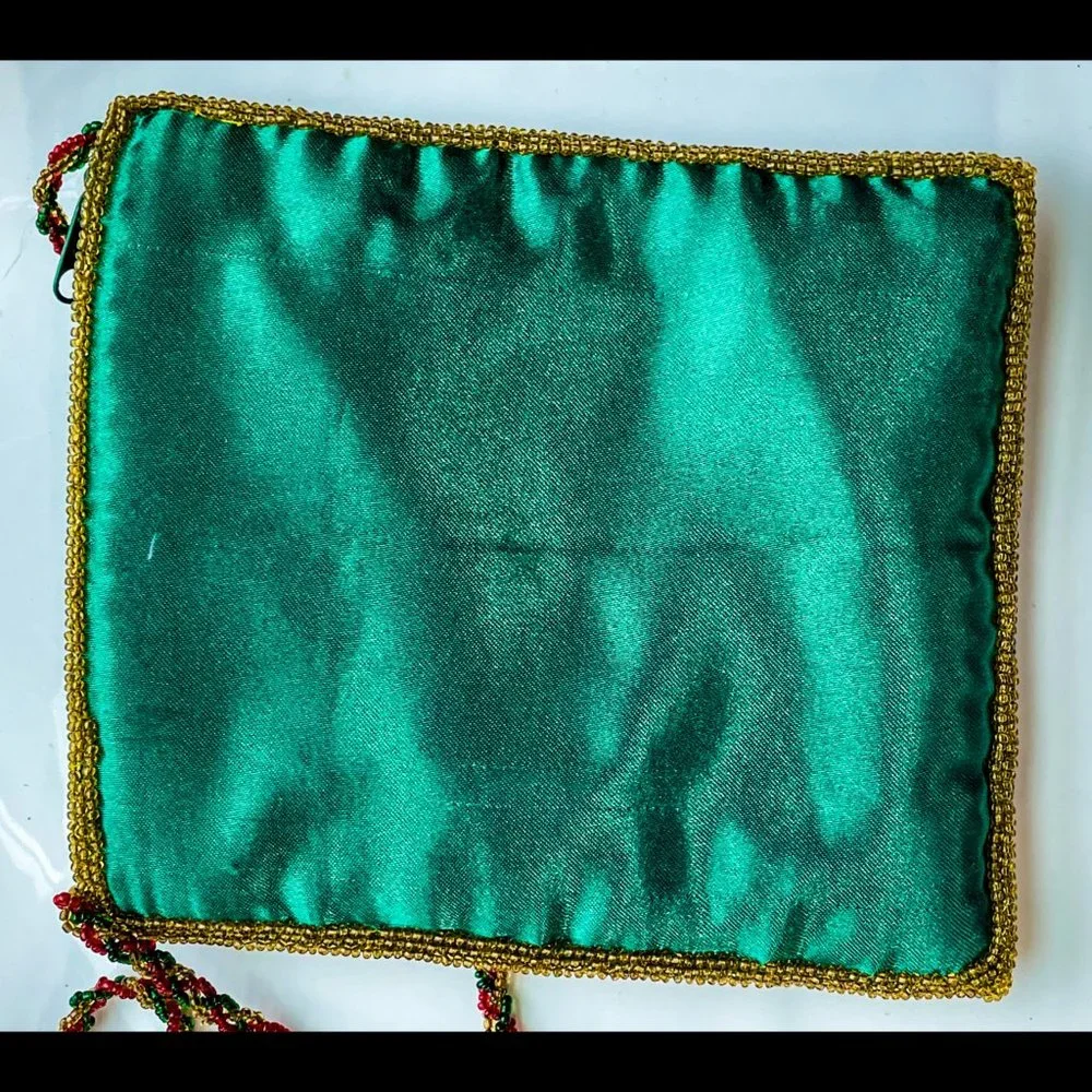 ⭐️HP⭐️C.MARIE▪️Bead & Satin Snowman Holiday Christmas Crossbody Handbag